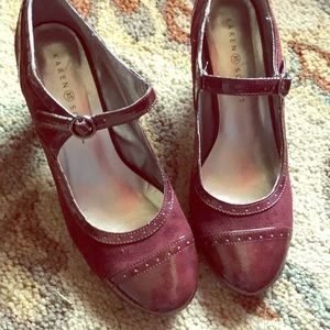 Classic Mary Jane Pumps - Maroon